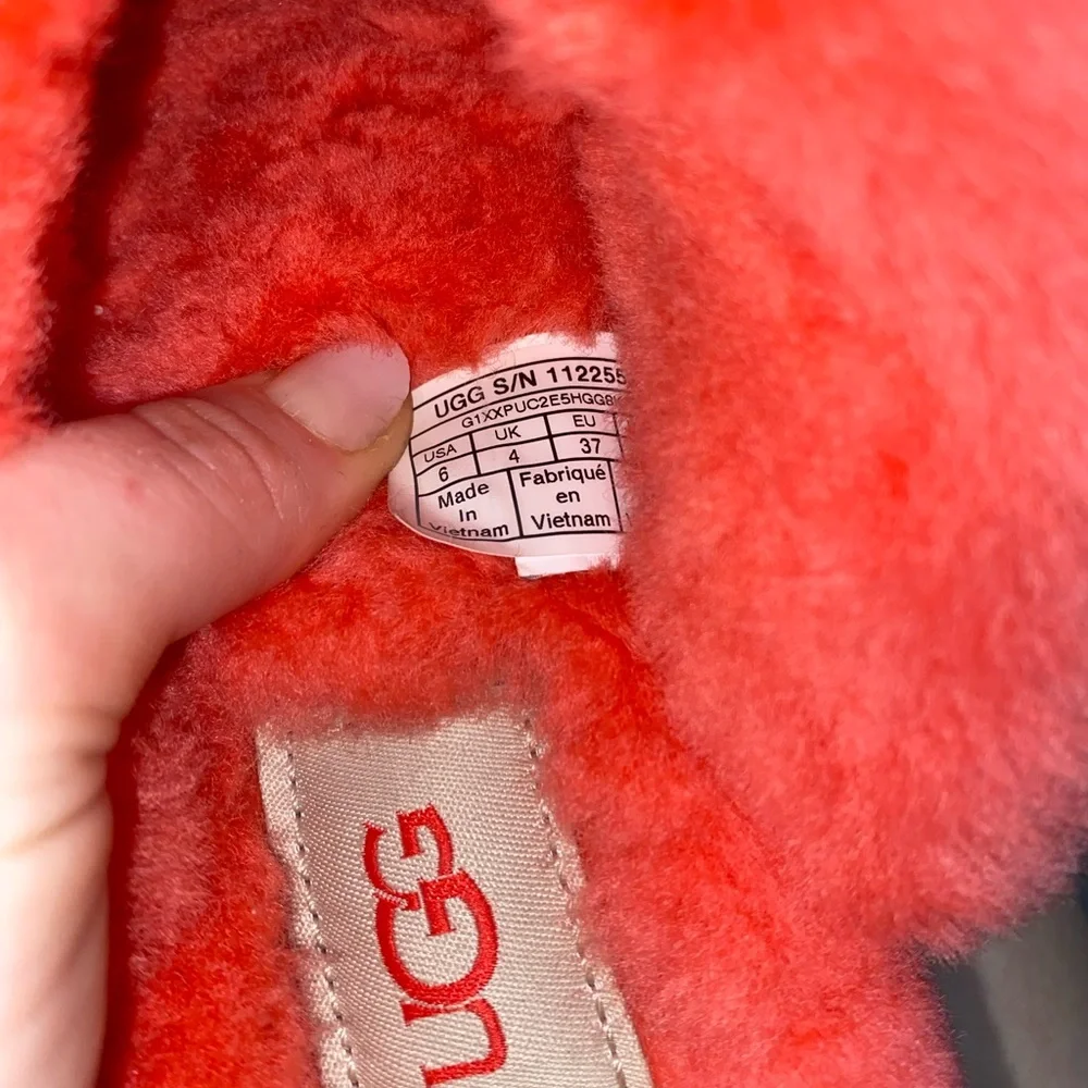 Pink Glow Ugg slippers - Picture 4 of 4